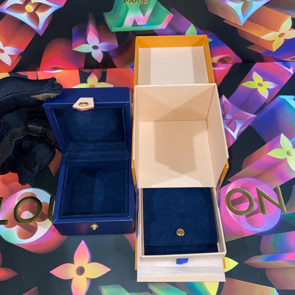 🛑SOLD🛑🎁💎💍Authentic Louis Vuitton Jewelry Box - Picture 4 of 12